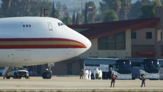 2 planes carrying American coronavirus evacuees held in California, Canada over ‘persons of interest’: sources