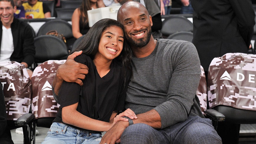 Staples Center to host public memorial for Kobe Bryant, 8 other helicopter crash victims