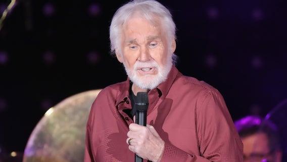 Actor, singer, 'The Gambler': Kenny Rogers dies at 81