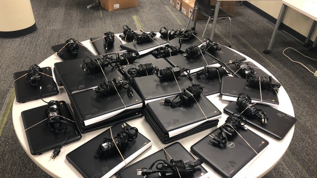 Oakland teachers, students demand free access to internet