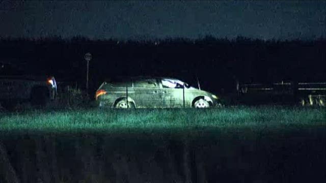 Vacaville police shoot twice at driver of stolen minivan