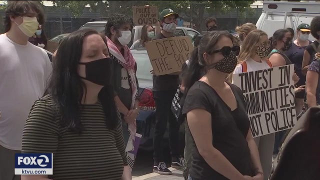 Oakland school board introduces resolution for police-free schools