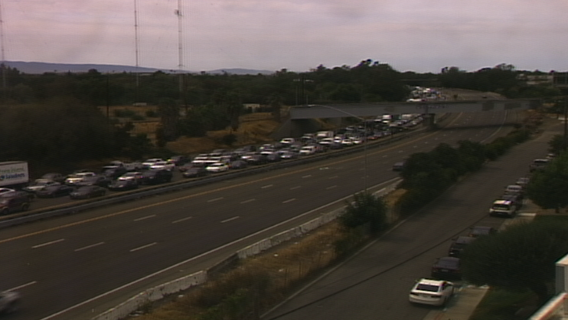 Standoff prompts freeway closure in San Jose