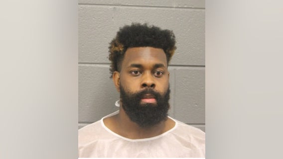 Man charged with aggravated battery after striking police officer with skateboard