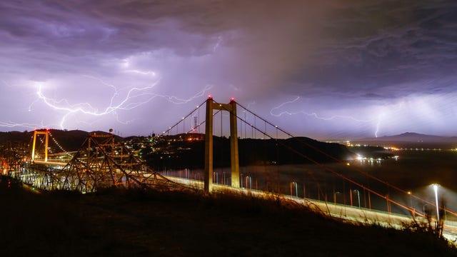 Ready for a jolt? Rain, possible thunderstorms in Bay Area forecast