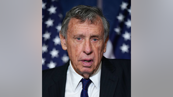 Feinstein's husband admits to pulling strings in UC admissions