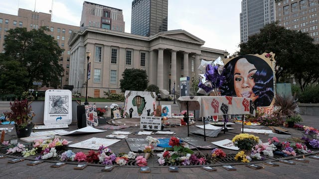 2 Louisville police officers shot amid Breonna Taylor protests; suspect arrested