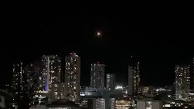 ‘Is it going to crash?’: Shocking video captures jet apparently catching fire in midair over Honolulu