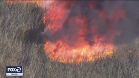 300-acre vegetation fire shuts down Highway 12 in Suisun City