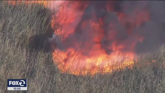 300-acre vegetation fire shuts down Highway 12 in Suisun City