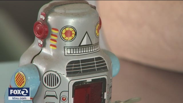 Thief posing as repairman hits popular San Francisco ice cream shop
