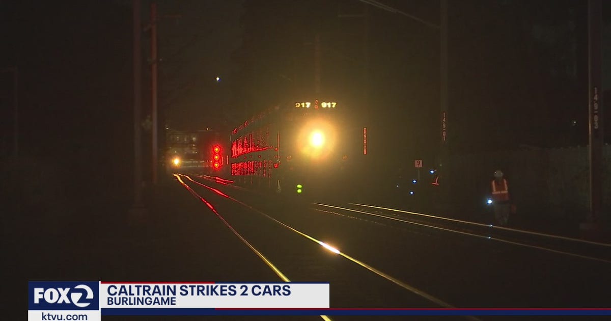 Caltrain hits two occupied vehicles in Burlingame, no one injured ...