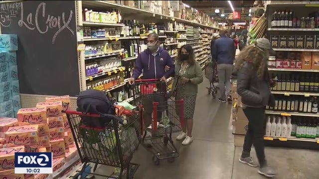 Businesses see far fewer customers on Thanksgiving eve with shift to takeout and curbside pickup