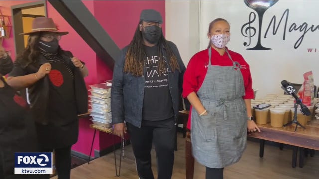 Oakland chefs cook for those in need on Thanksgiving's eve