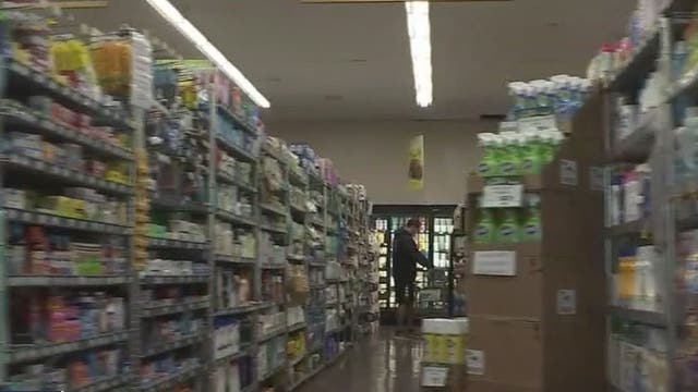 For Thanksgiving, shoppers and businesses adapt to pandemic