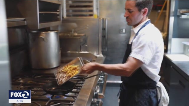 Restaurants struggle to survive with latest COVID wave, restrictions