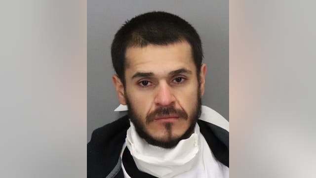 Man arrested for predawn Palo Alto burglaries, another suspect at large