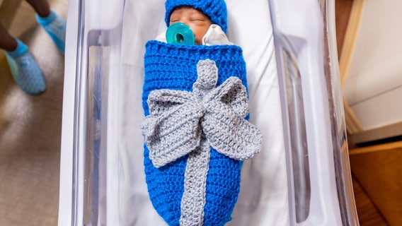 Bundles of joy: Nurse crochets Christmas gift swaddles for newborns at hospital