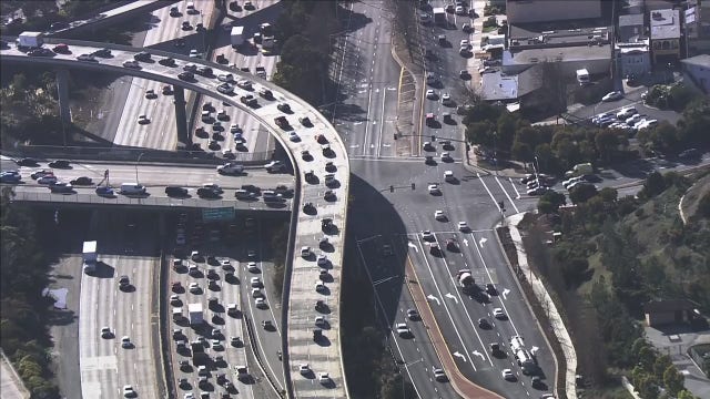Shooting investigation briefly shuts southbound lanes of US-101 in South San Francisco
