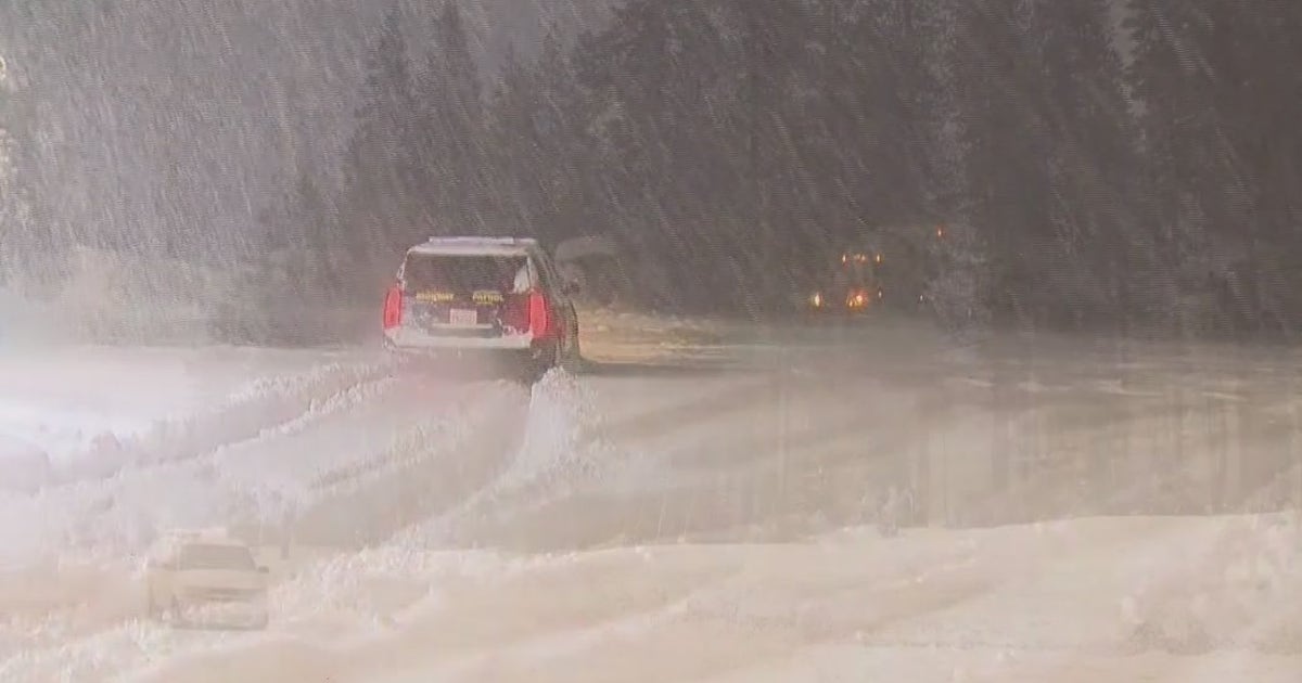 Blizzard in Lake Tahoe snarls traffic, raises fear of avalanches | KTVU ...