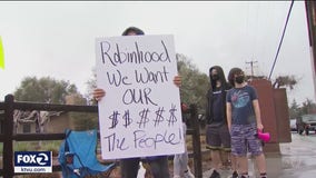 Protests at Menlo Park's Robinhood app after trading halted