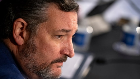 Oaths questioned as Trump's backers fight against loss