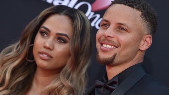 Steph and Ayesha Curry give Bay Area restaurant $25K New Year's surprise