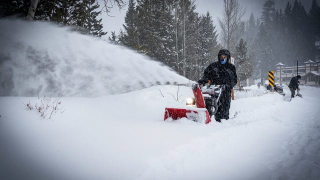 Tahoe region sees rare blizzard warning as ski resorts sell out