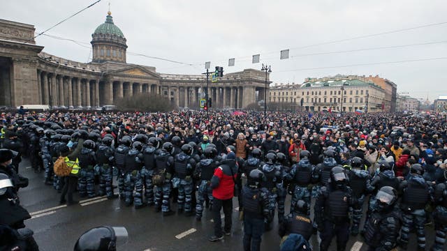 Thousands arrested in Russia at protests demanding release of anti-corruption activist Alexei Navalny