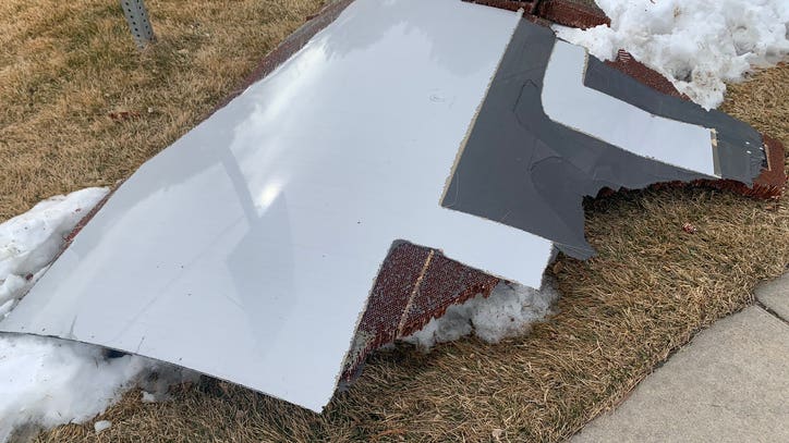 Plane debris falls from sky onto Colo. neighborhood during emergency landing - Vimarsana News
