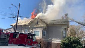 Residents evacuated safely in Alameda house fire