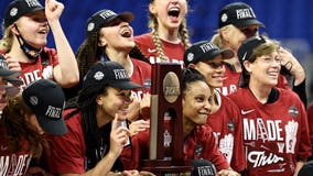 Stanford tops South Carolina 66-65 to reach title game