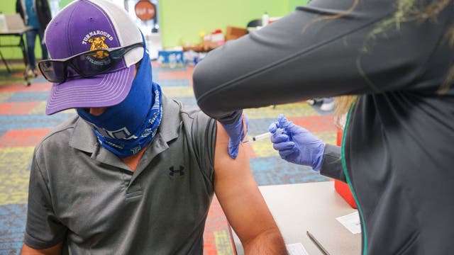 US health officials say anxiety caused COVID-19 vaccine reactions in 5 states