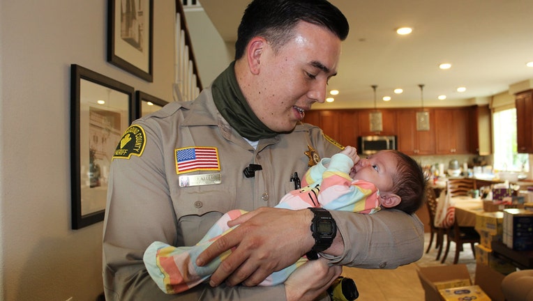 deputy-saves-baby