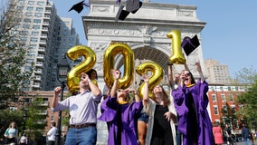 Celebrate graduation with these coming-of-age throwback flicks on Tubi