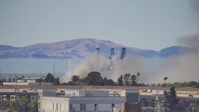 Firefighters contain 3-alarm blaze at Oakland recycling facility