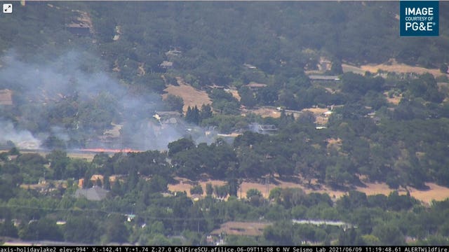 Crews contain 10-acre vegetation fire in Morgan Hill