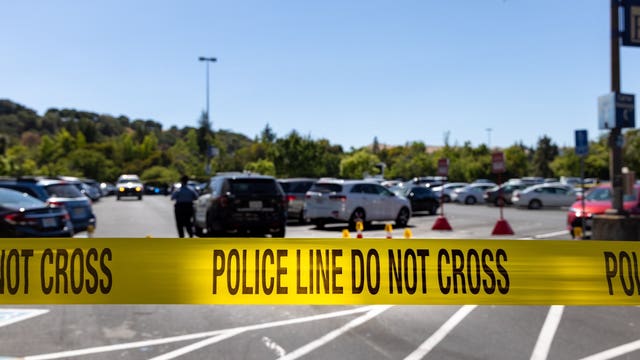 Shots fired outside Pleasanton's Stoneridge Shopping Center, no injuries