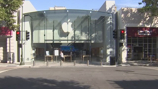 Apple workers group plans walkout, urges customer boycott for Christmas Eve