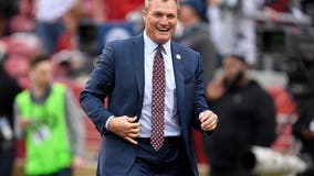 Bill Walsh convinced John Lynch to stay in football, leading to Hall of Fame induction