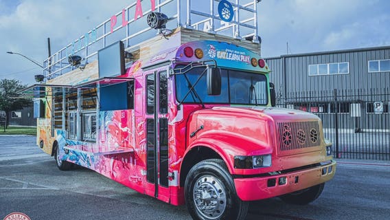 Stephen and Ayesha Curry bring colorful bus filled with food, books to Oakland