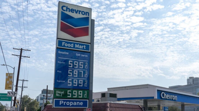 Average price of gas up by a penny per gallon to $3.25; Bay Area average $4.47