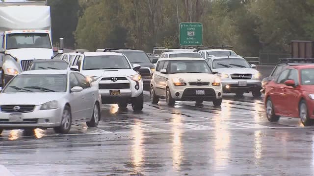 Thousands of PG&E customers without power; 'atmospheric river' heads to Bay Area