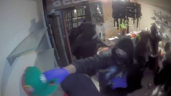 Oakland clothing store raided by smash-and-grab thieves