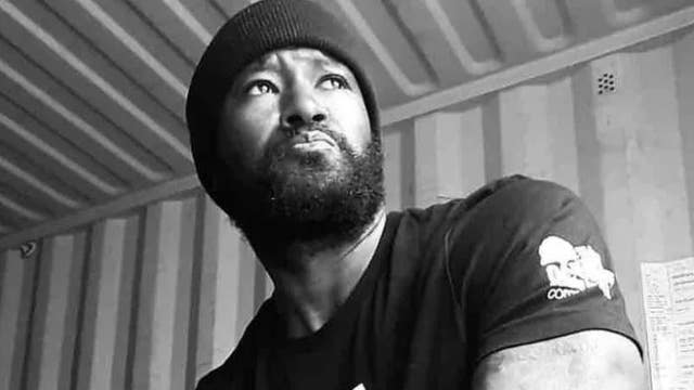 Community rallies around beloved and inspirational Oakland football coach diagnosed with cancer