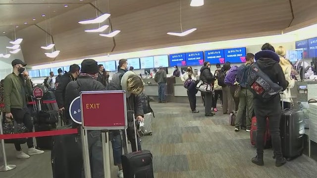 SFO: Travelers head off to celebrate Thanksgiving post-pandemic