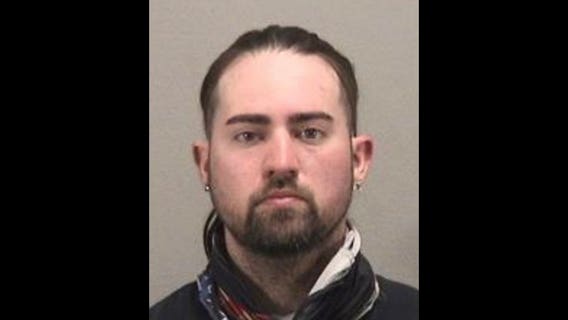 Oakland man accused of posing as police officer, approaching teenage girls arrested