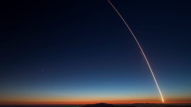 SpaceX Falcon 9 launches 52 Starlink satellites from California base