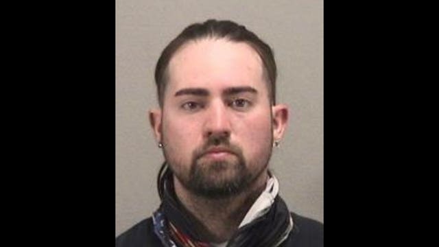 Oakland man accused of posing as police officer, approaching teenage girls arrested