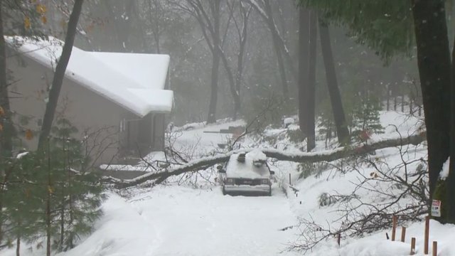 Sierra snow emergency causes power outages, stranded visitors